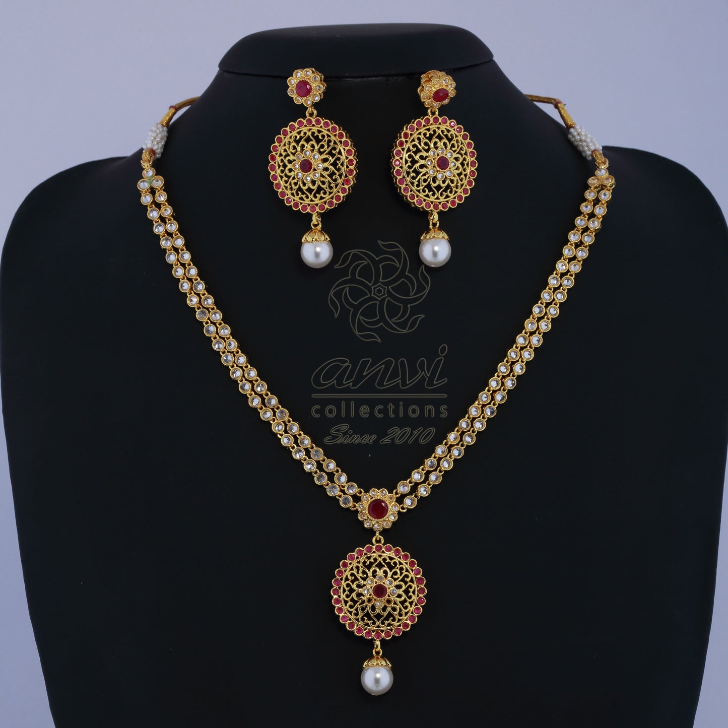Uncut Stones Necklace with gold pendant and earrings