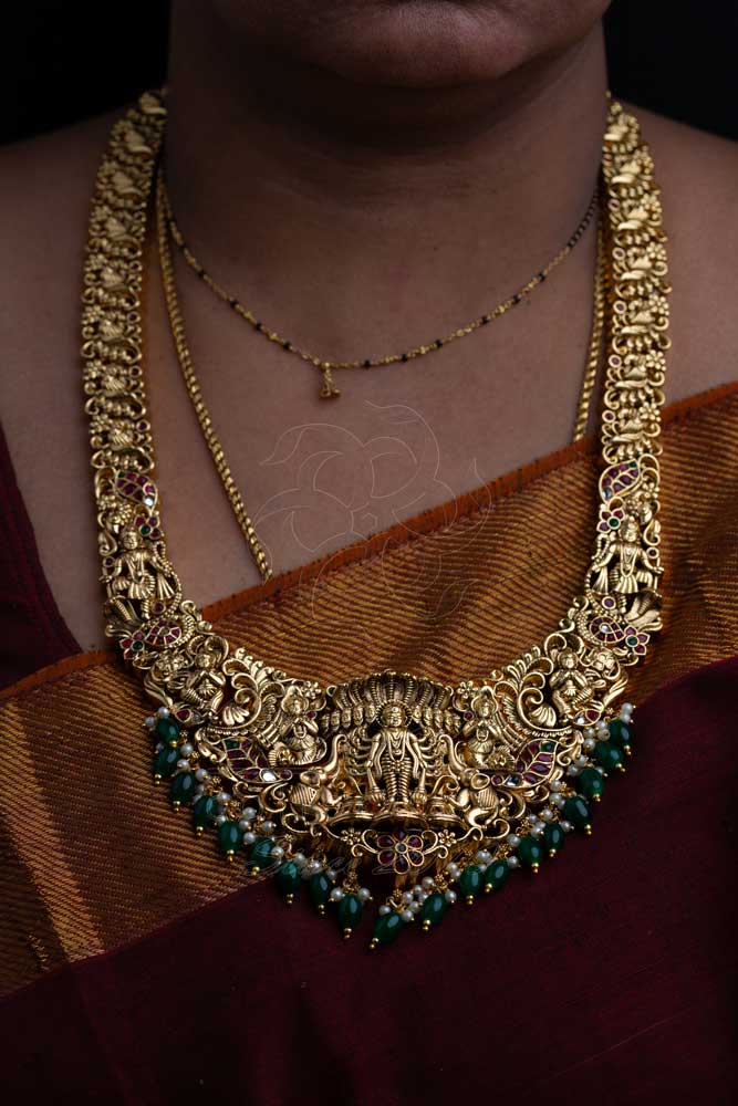 Vishnumurthy Kempu Bridal Nakshi Set