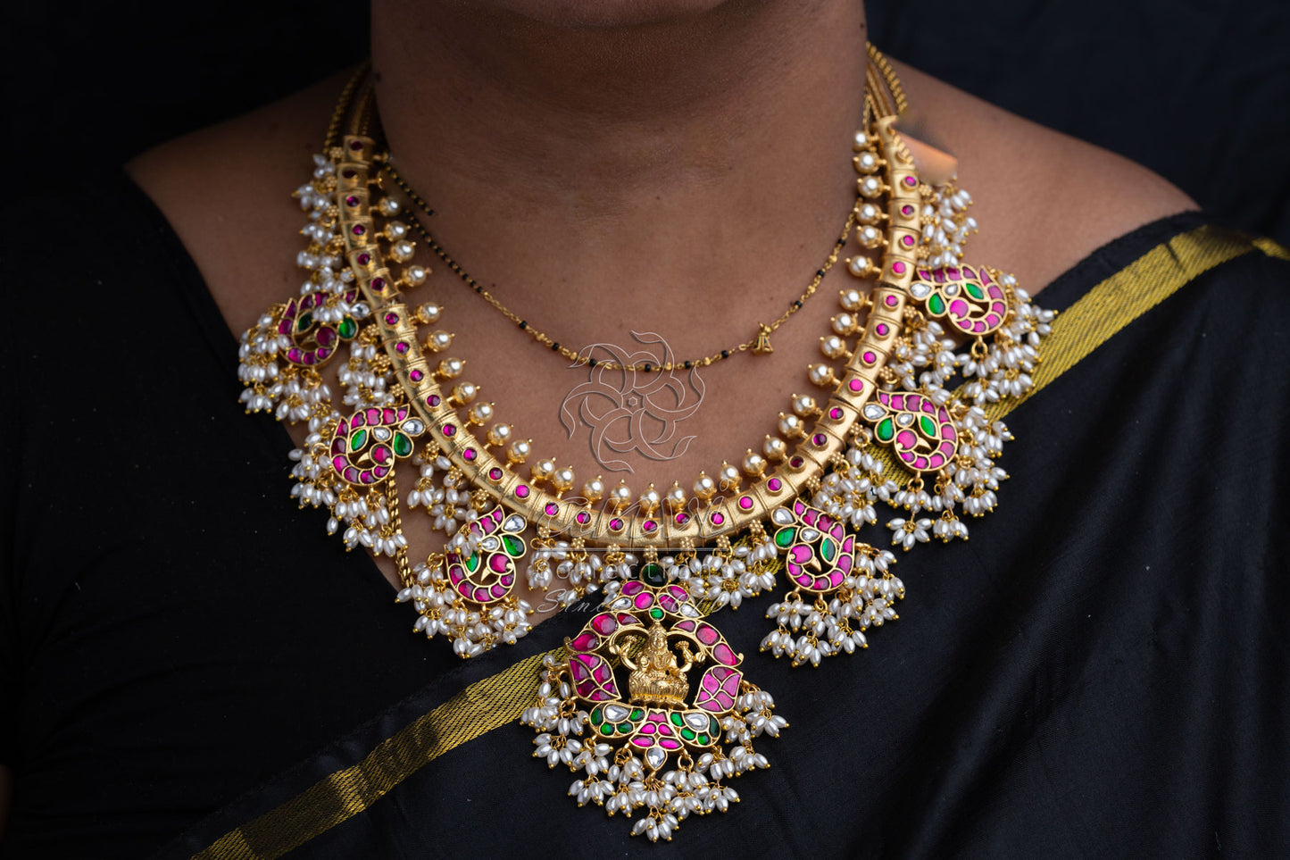 Lakshmi Nakshi Guttapusala Necklace with Earrings