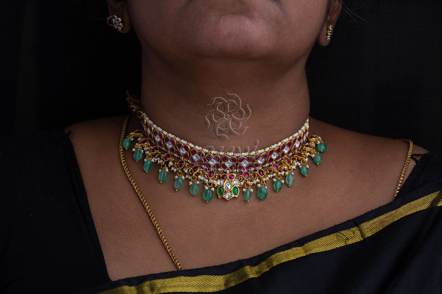 Sleek Jadau Kundan Choker with small pendant