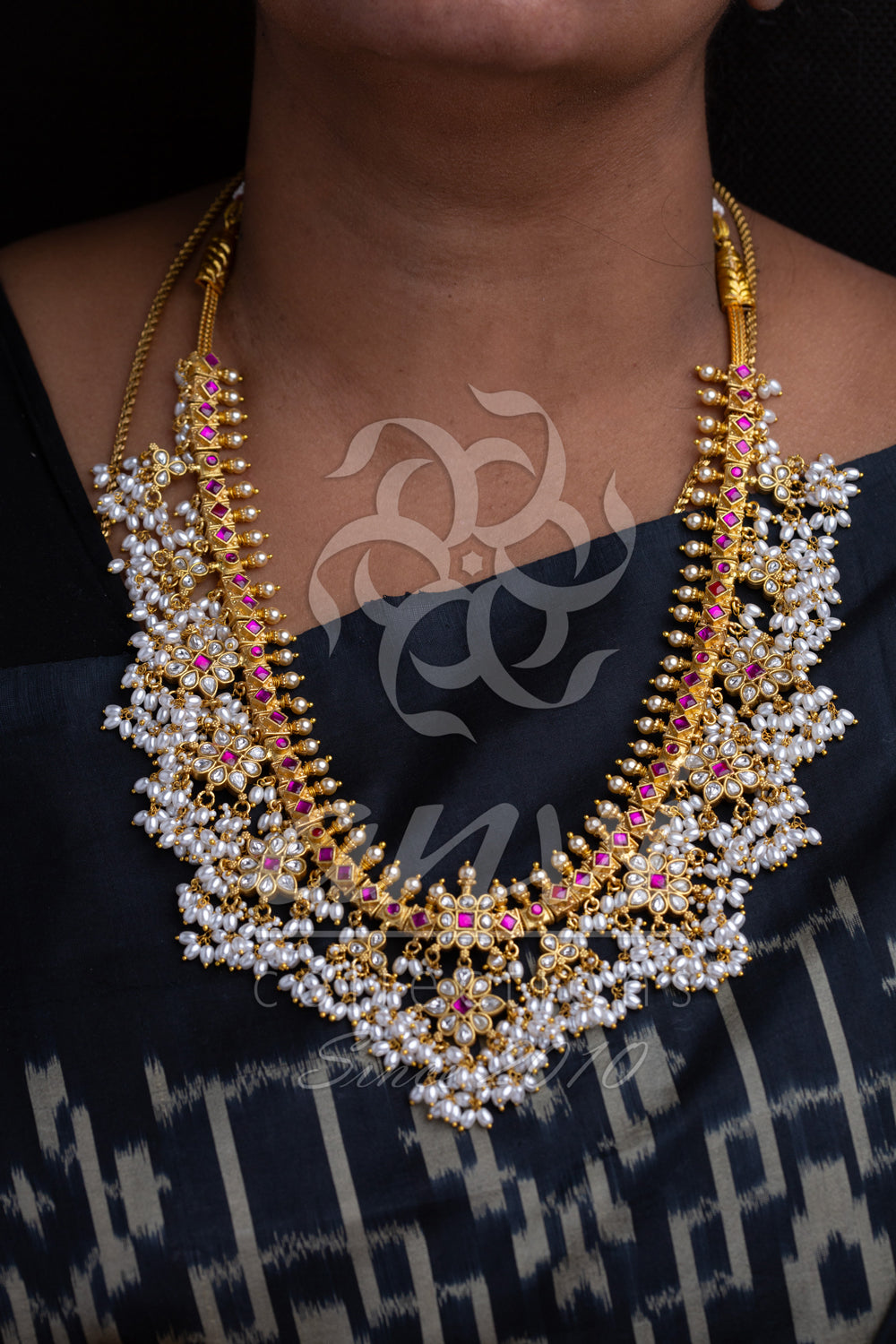 Guttapusala Long Haaram with White jadau Kundan pendants