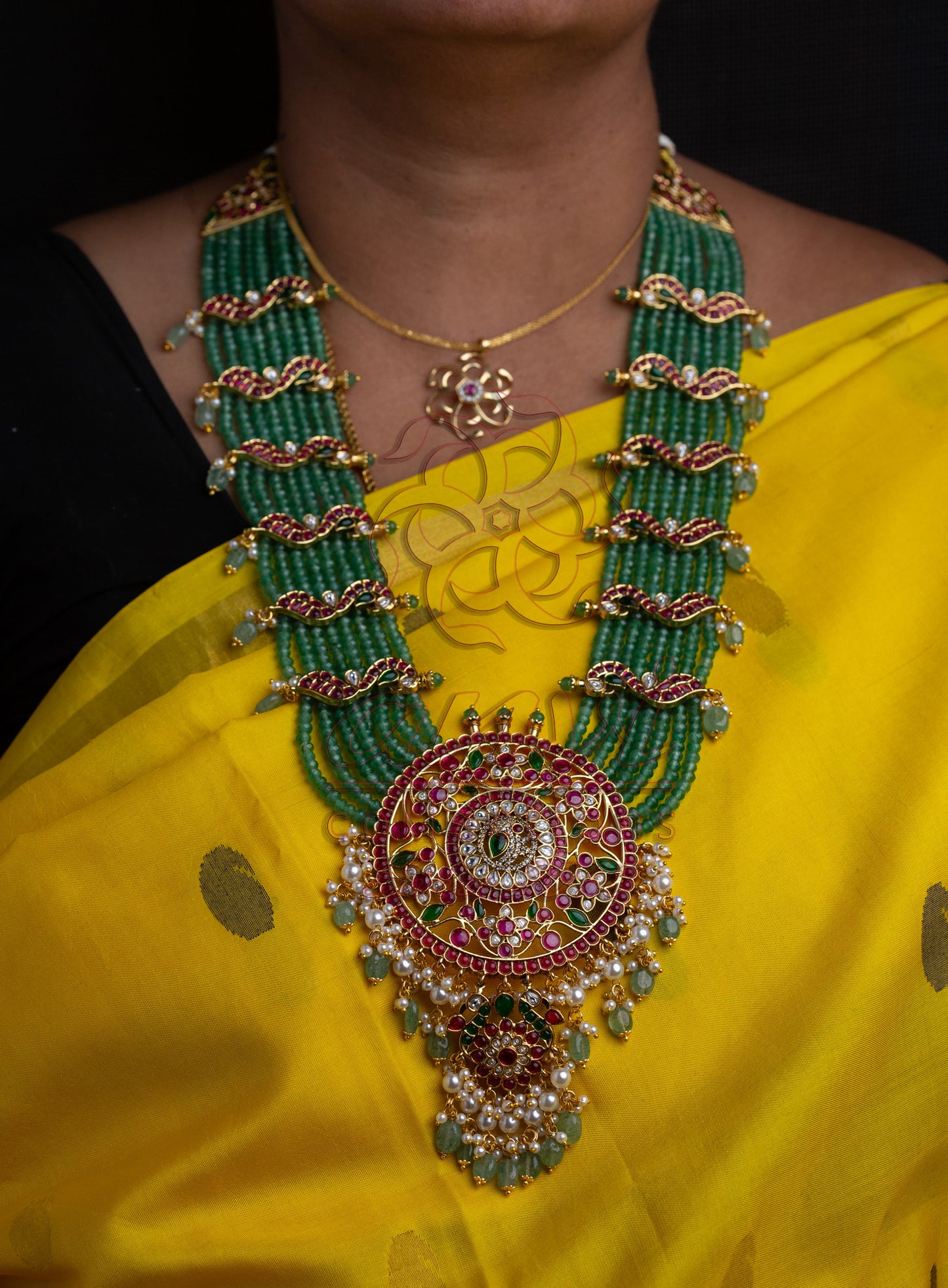 Kempu Rani Haar with Green Onyx Beads & Earrings