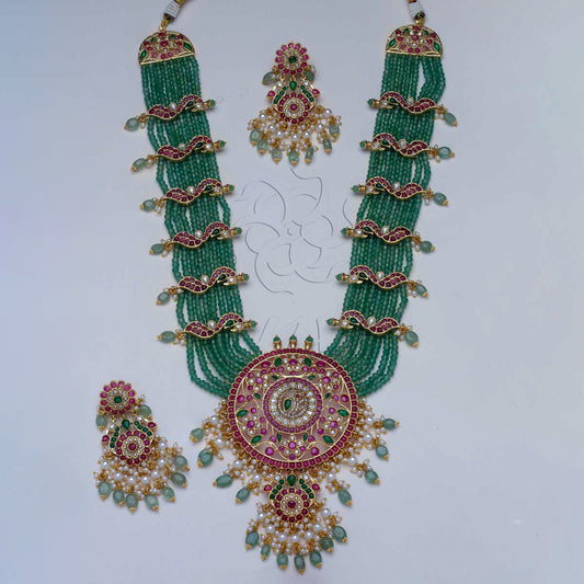 Kempu Rani Haar with Green Onyx Beads & Earrings