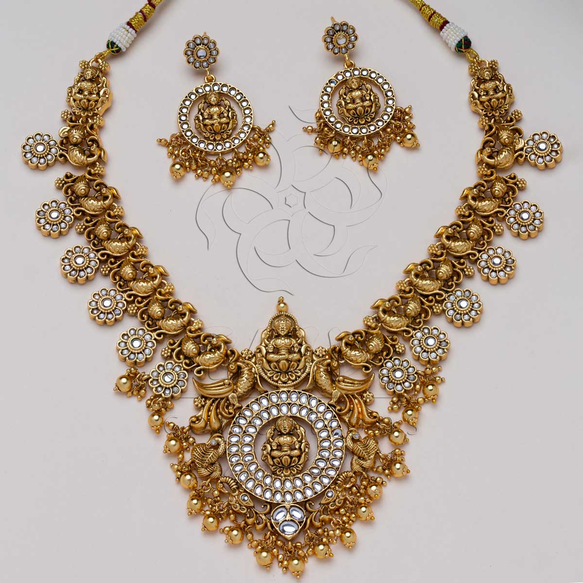 White Kempu Bottu Mala with Round Lakshmi Nakshi Pendant