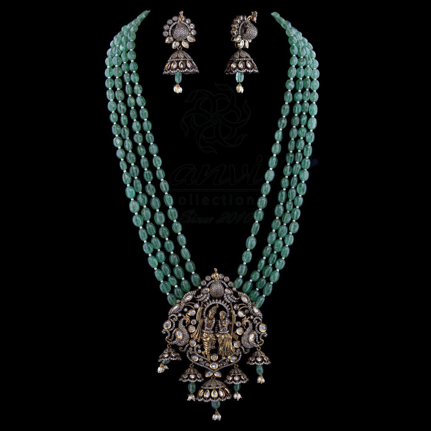 Shri Radha Krishna Victorian Set