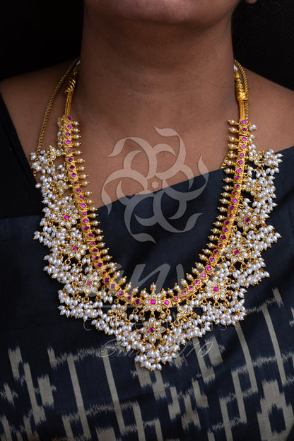 Guttapusala Long Haaram with White jadau Kundan pendants